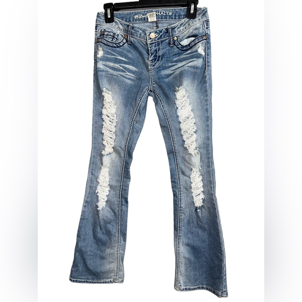 💙💙❤️ Used boot cut distressed jean
